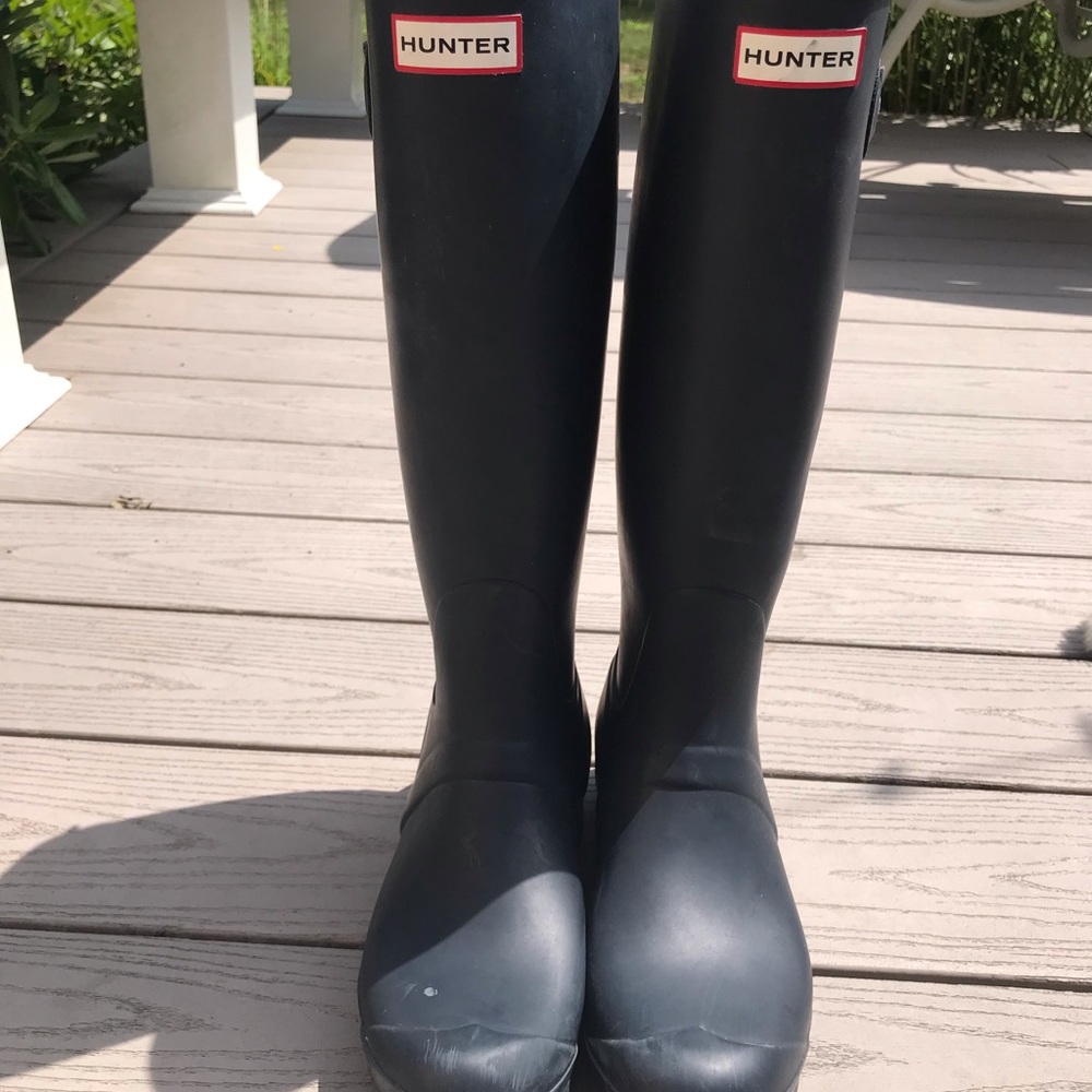 Matte Navy Hunter rain boots